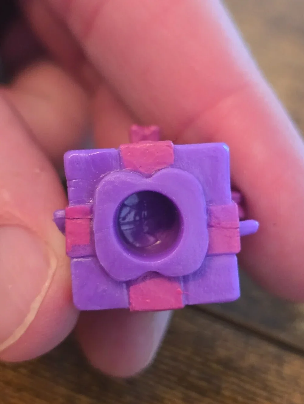 Shopkins Season 4 4-063 Purple Miss Pressy figure